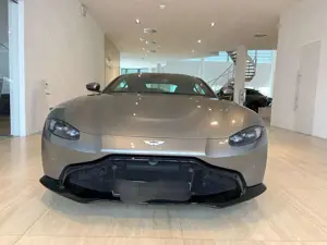Aston Martin Vantage Vantage