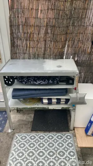 werkbank mit regalfächern