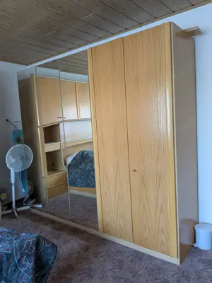 Bett und Schlafzimmer Schrank zu verschenken 
