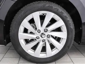 Skoda Octavia Combi 1.5 TSI e-TEC Selection Navi Kamera ACC Bild 3