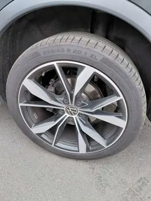 Volkswagen Tiguan R-Line 4Motion*NAVI*Allrad* Bild 5