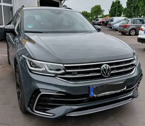 Volkswagen Tiguan R-Line 4Motion*NAVI*Allrad* Bild 2