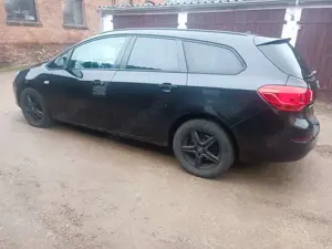 Opel Astra 1.7 CDTI Edition,Guten Zustand,AHK,Alufelgen