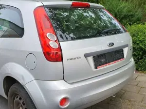 Ford Fiesta 1.3 Benzin Tüv ist abgelaufen Bild 3