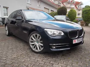 BMW 750 i xDrive MEGA VOLL !! Scheckeft !! 2 Hand !! Bild 1