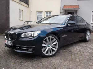 BMW 750 i xDrive MEGA VOLL !! Scheckeft !! 2 Hand !! Bild 2