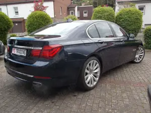 BMW 750 i xDrive MEGA VOLL !! Scheckeft !! 2 Hand !! Bild 4