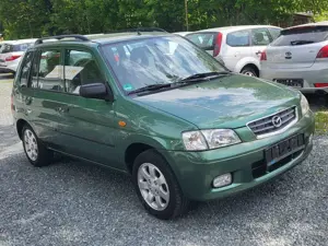 Mazda Demio . 1.5 Neue TÜV. Klima.  Garagenwage