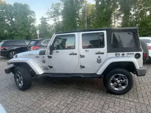 Jeep Wrangler UnlimitedSahara *Autogas/Navi/Sitzhzg.* Bild 4