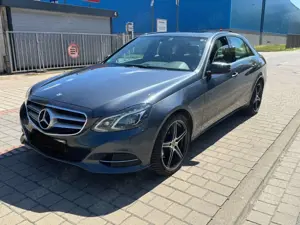 Mercedes-Benz E 220 BlueTEC 9G-TRONIC Avantgarde Bild 2