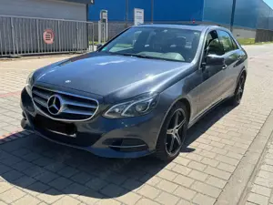 Mercedes-Benz E 220 BlueTEC 9G-TRONIC Avantgarde Bild 4