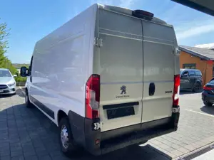 Peugeot Boxer Kasten Hochraum 335 L3H2 Pro Avantage Bild 3