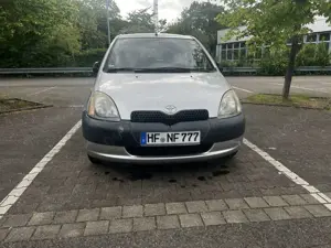 Toyota Yaris 1.0 linea sol Bild 1