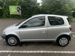Toyota Yaris 1.0 linea sol Bild 5