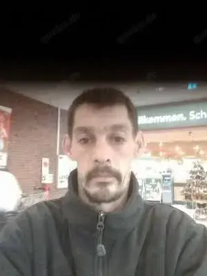 Er Sucht Sie für gelegentliche Treffen