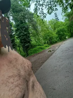 Nackt auf dem Parkplatz Lindhagenweg in Hünxe 