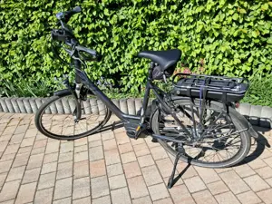 E Bike Batavus Damenfahrad mit Riemenantrieb 