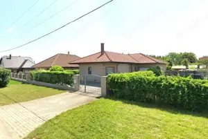Ungarn: Möbliertes Haus am Balaton, südlich von Siófok