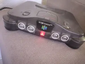 Nintendo N64 Retro Konsole in Rauchgrau Transparent Bild 6