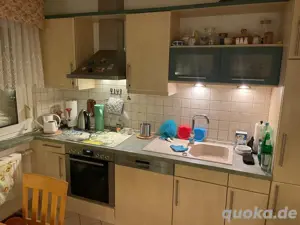 Kücke mit 5 elektrischen Markengeräten