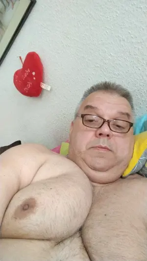 Gibt's aktive Männer die mich gerne täglich regelmäßig ab 15 Uhr einfach poppen kommin Dortmund.