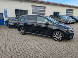 Volkswagen Touran R-Line 1,5TSI DSG Panor.7-Sitz,LED Bild 3