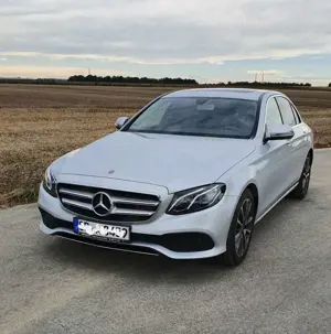 Mercedes-Benz E 250 9G-TRONIC Avantgarde