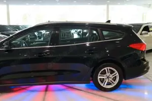 Ford Focus Turnier Cool  Connect Automatik*NAVI*SHZ* Bild 5