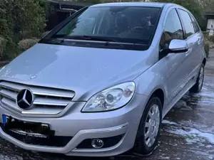 Mercedes-Benz B 180 B 180 NGT BlueEFFICIENCY
