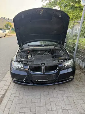 BMW 320 320d Bild 4