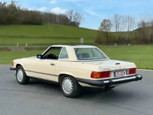 Mercedes-Benz SL 560 wenig KM neuwertiger Zustand Bild 4