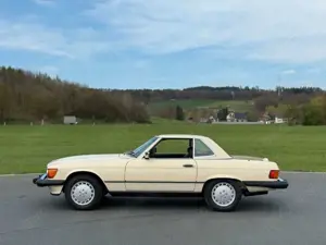 Mercedes-Benz SL 560 wenig KM neuwertiger Zustand Bild 3