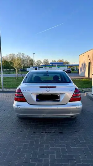 Mercedes-Benz E 200 E 200 CDI
