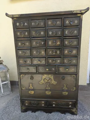 Asiatischer Apothekenschrank 