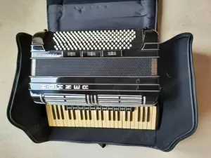 Hohner Morino 6 M (VI-M), 50er Jahre, restauriert, Akkordeon