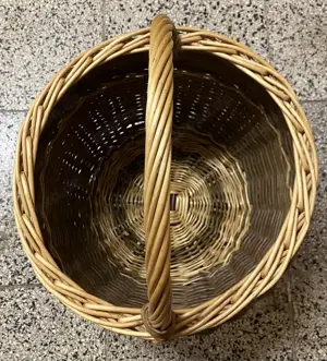 Henkelkorb geflochten