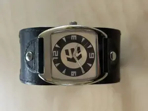 Etnies, originale, analoge Herrenuhr, neuwertig