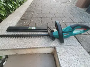 Akku-Heckenschere