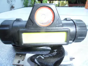 Taschenlampe . Stirnlampe.