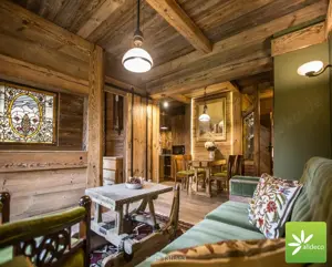 Alte Schalbretter zur Verkleidung 