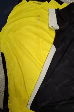 Ballsport oder Freizeit Trikots TOP Zustand wie neu