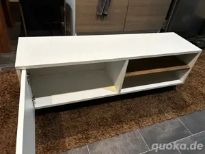 Fernsehertisch ohne Gebrauchsspuren
