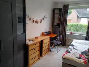 WG Mitbewohnerin, ab 18 Jahre, für 1 Zimmer 15 qm großes Bett für 2 Per. in 4-Zimmer- Wohnung