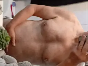 Escortmann ,die Stunde 25 Euro bietet sich besuchbaren Frauen an 