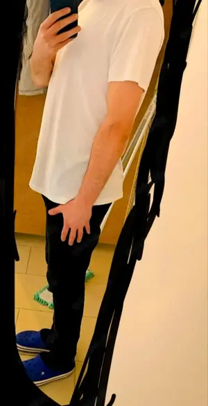 Bin hetero, 26j, suche eine Frauen   Dreier... 