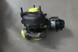 Turbolader 03L 145 701D VW   Audi   Seat 2,0 Liter Dieselmotor Bild 4