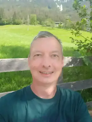 Wünsche mir eine F+ mit einer jungen bi Frau