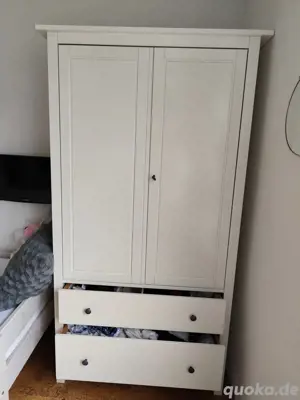 IKEA Kleiderschrank weiß Modell Hemnes