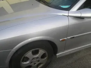 Opel Vectra B 2,0 16 V Bild 2