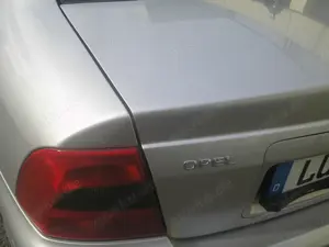 Opel Vectra B 2,0 16 V Bild 6